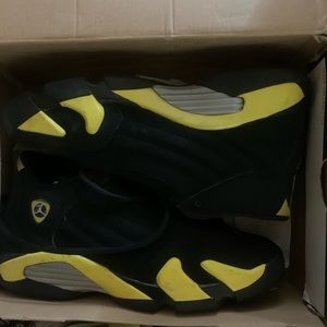 Air Jordan “thunder” 14s